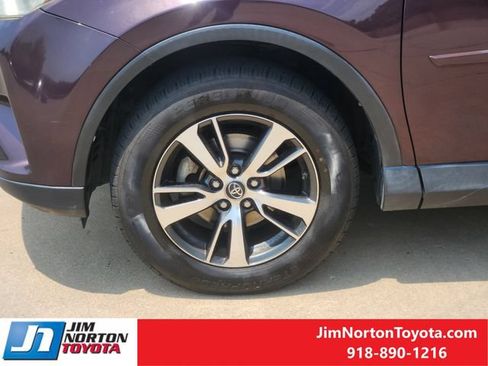 Used 2018 Toyota RAV4 XLE w/ Plus Extra Value Package FWD image 13