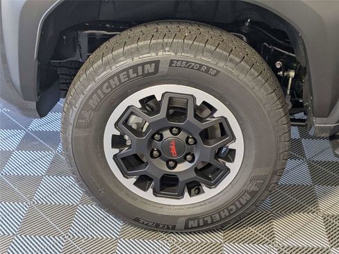 New 2026 Toyota 4Runner TRD Off-Road Premium AWD/4WD image 9