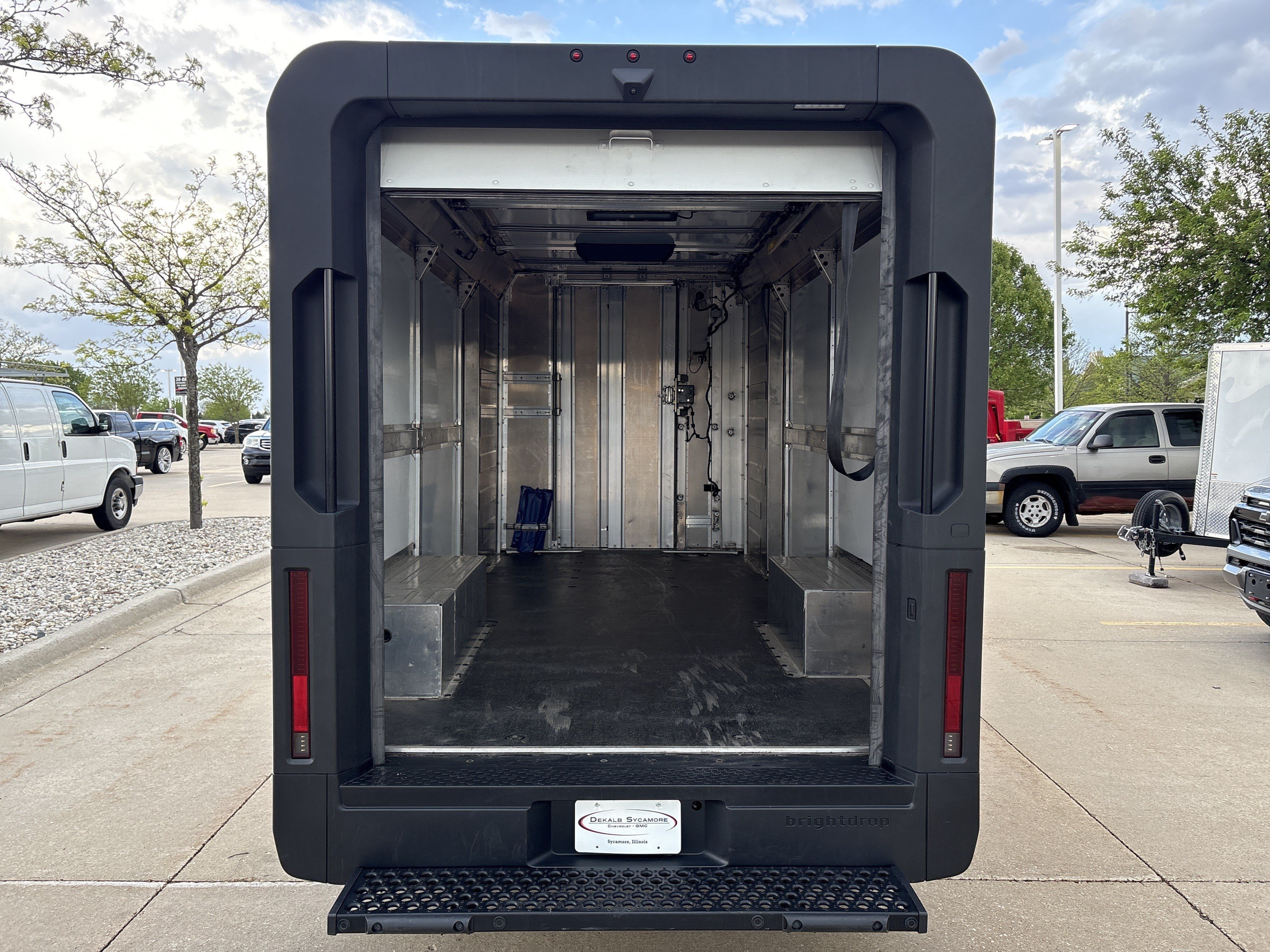 Used 2024 Chevrolet Brightdrop 600 w/ Battery Pack, Max Range AWD/4WD image 11