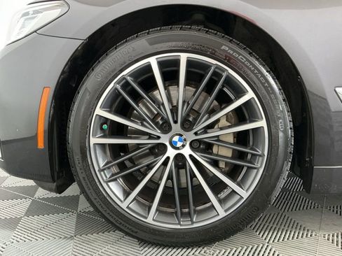 Certified 2022 BMW 530i w/ Executive Package image 35