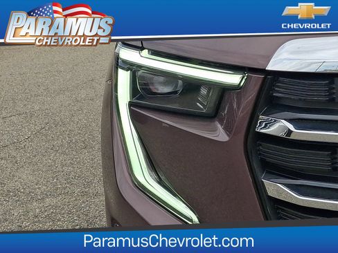 Used 2026 GMC Acadia Elevation w/ Elevation Premium Package AWD/4WD image 9