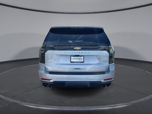 New 2026 Chevrolet Suburban Premier AWD/4WD image 6