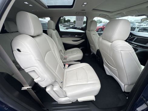 Used 2023 Buick Enclave Essence w/ Experience Buick Package FWD image 13