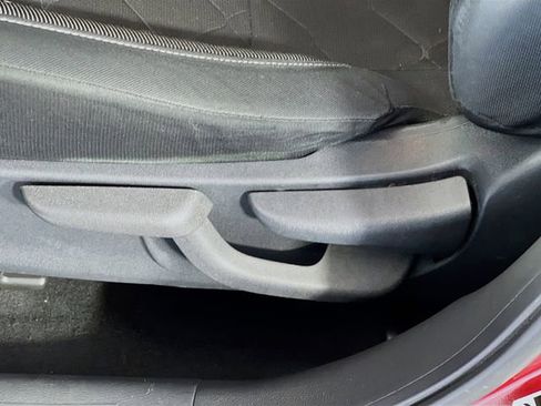 Used 2020 Nissan Kicks SV image 12