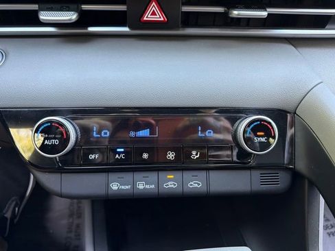 Certified 2023 Hyundai Elantra SEL FWD image 26
