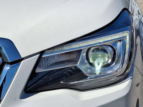 Used 2018 Subaru Forester 2.5i Touring AWD/4WD image 9