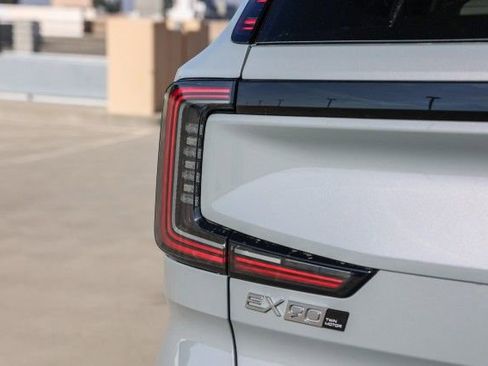 New 2025 Volvo EX90 Ultra image 7