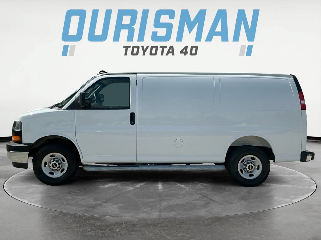 Used 2025 GMC Savana 2500 w/ Driver Convenience Package RWD image 4