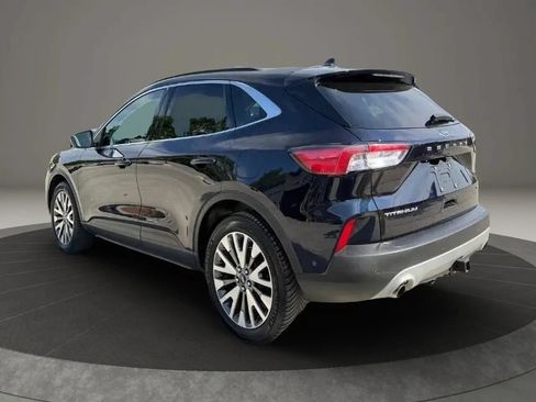 Used 2021 Ford Escape Titanium w/ Class II Trailer Tow Package AWD/4WD image 4