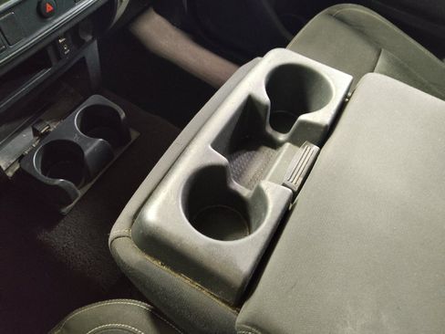 Used 2017 Nissan Titan SV image 26