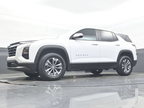 Used 2025 Chevrolet Equinox LT FWD image 26