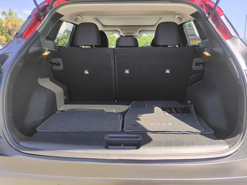 Used 2025 Nissan Kicks SV w/ SV Premium Package FWD image 9