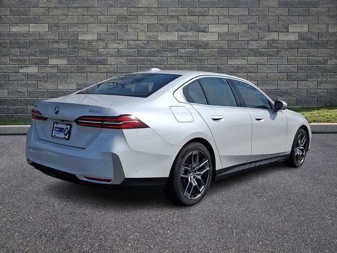 New 2026 BMW 530i xDrive w/ Premium Package AWD/4WD image 6