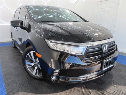 Used 2021 Honda Odyssey Touring image 3