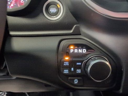 New 2026 RAM 1500 4x4 Crew Cab image 18