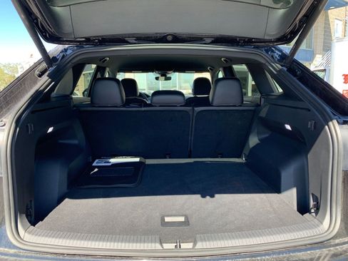 Used 2024 Volkswagen Atlas Cross Sport SE image 31