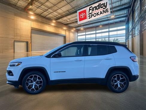 Used 2024 Jeep Compass Limited image 3