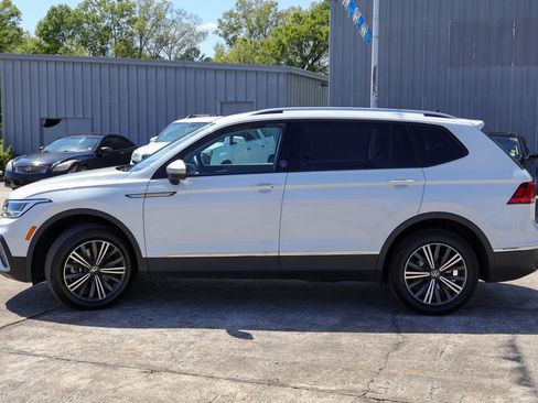 Used 2024 Volkswagen Tiguan SE image 25