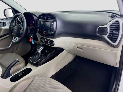 Used 2024 Kia Soul LX FWD image 29