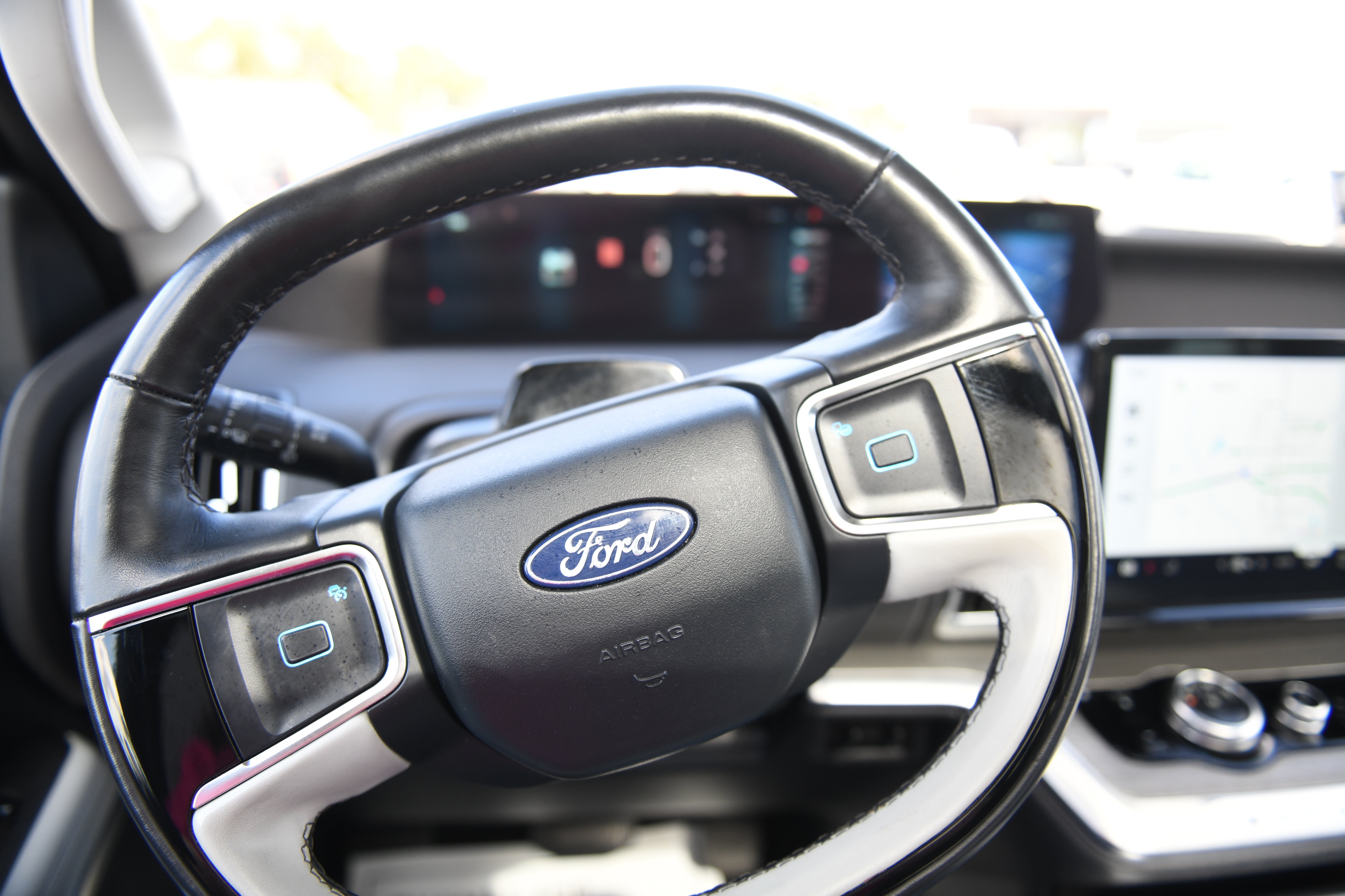 Used 2025 Ford Expedition Max Platinum w/ Driver's Package AWD/4WD image 25