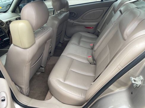 Used 2004 Pontiac Bonneville SLE image 11