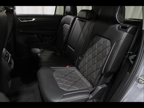 Used 2024 Volkswagen Atlas SEL Premium R-Line AWD/4WD image 18