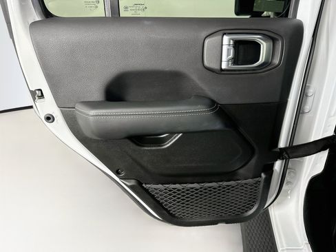 Used 2023 Jeep Wrangler Unlimited Sahara w/ Cold Weather Group AWD/4WD image 26