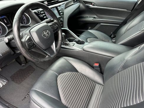 Used 2020 Toyota Camry SE FWD image 9