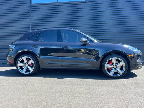 Certified 2024 Porsche Macan S AWD/4WD image 10