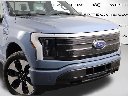 Used 2023 Ford F150 Lightning Platinum AWD/4WD image 49