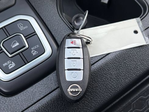 Used 2026 Nissan Frontier PRO-4X AWD/4WD image 21