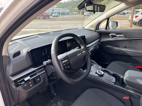 New 2026 Kia Sportage LX FWD image 23
