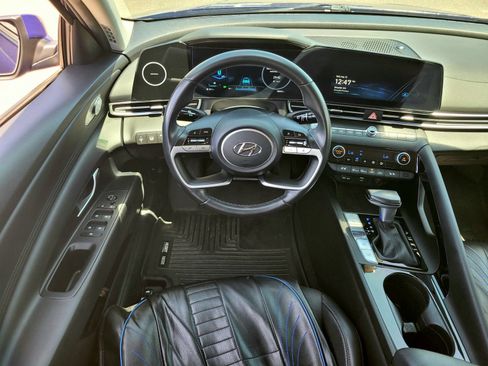 Certified 2023 Hyundai Elantra Limited FWD image 12