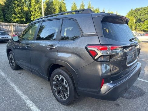Certified 2025 Subaru Forester Premium AWD/4WD image 5