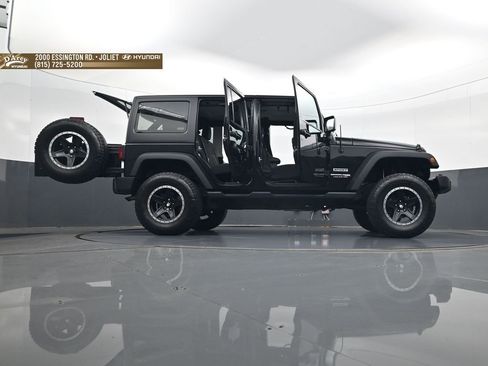 Used 2018 Jeep Wrangler Unlimited Sport S AWD/4WD image 33