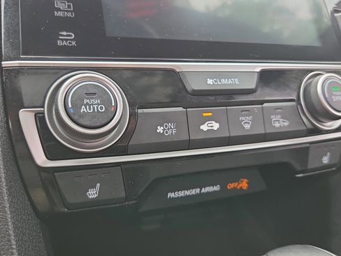 Used 2016 Honda Civic Touring image 19