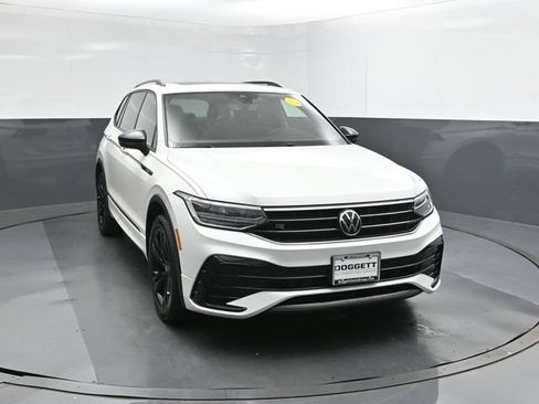 Used 2023 Volkswagen Tiguan SE R-Line FWD image 17