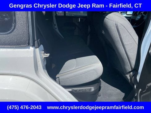 Used 2024 Jeep Wrangler Unlimited w/ Convenience Group AWD/4WD image 28