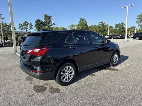 Used 2019 Chevrolet Equinox LS FWD image 3