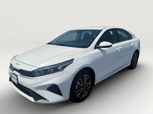 Used 2023 Kia Forte LXS FWD image 7