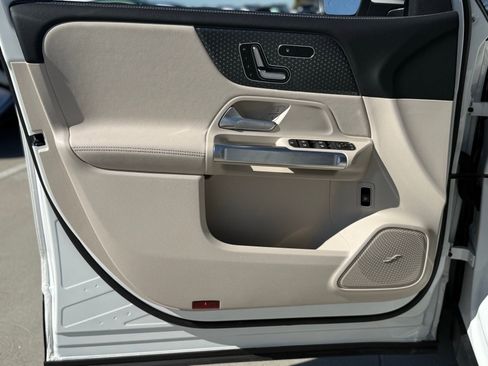 New 2025 Mercedes-Benz GLB 250 image 14