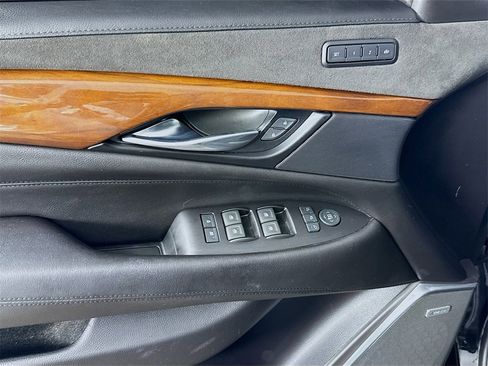 Used 2019 Cadillac Escalade Premium Luxury image 19