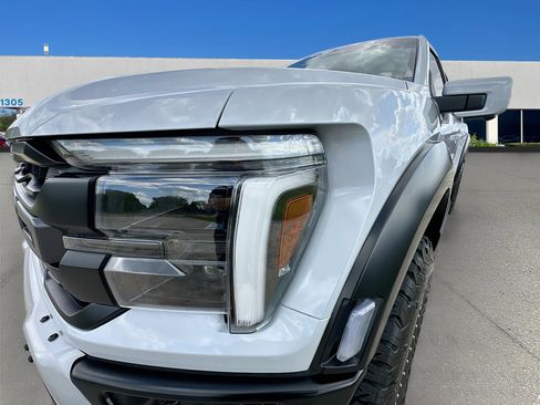 Used 2025 Ford F150 Raptor AWD/4WD image 35