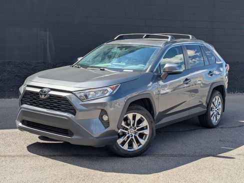 Used 2021 Toyota RAV4 XLE Premium AWD/4WD image 7
