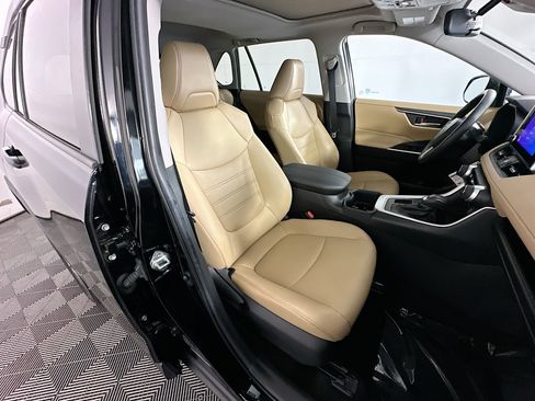 Used 2023 Toyota RAV4 XLE Premium FWD image 28