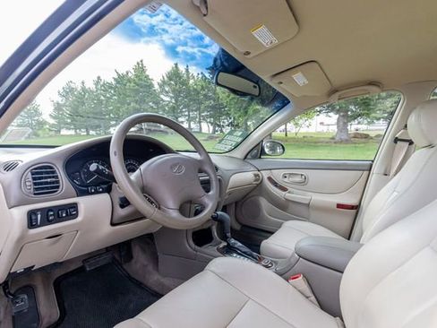 Used 1999 Oldsmobile Intrigue GLS FWD image 9