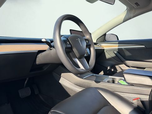 Used 2021 Tesla Model 3 Standard Range Plus RWD image 33