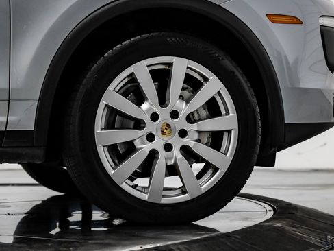 Used 2017 Porsche Cayenne S image 83