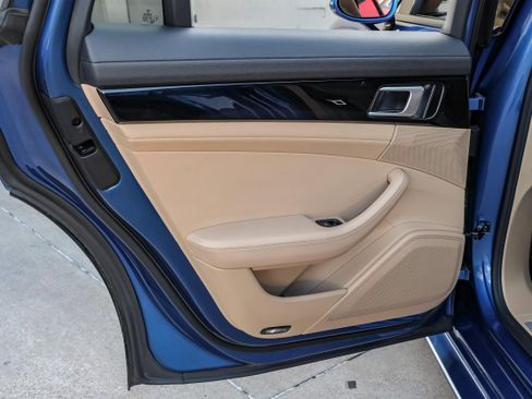 Used 2018 Porsche Panamera 4 w/ Sport Chrono Package image 60