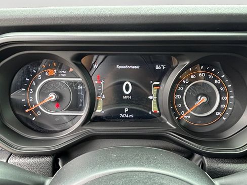 Used 2026 Jeep Wrangler Unlimited Rubicon AWD/4WD image 29